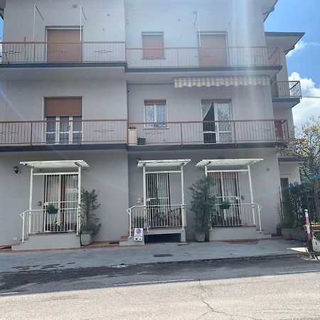 La Terrazza Otel Peschiera del Garda Dış mekan fotoğraf