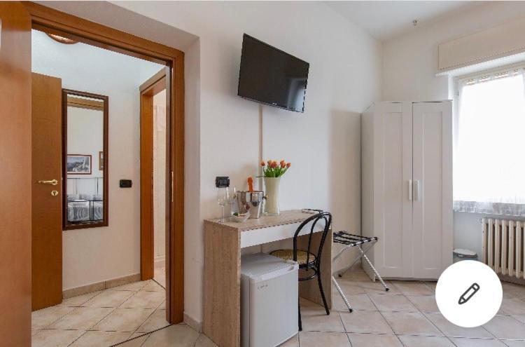 La Terrazza Otel Peschiera del Garda Dış mekan fotoğraf